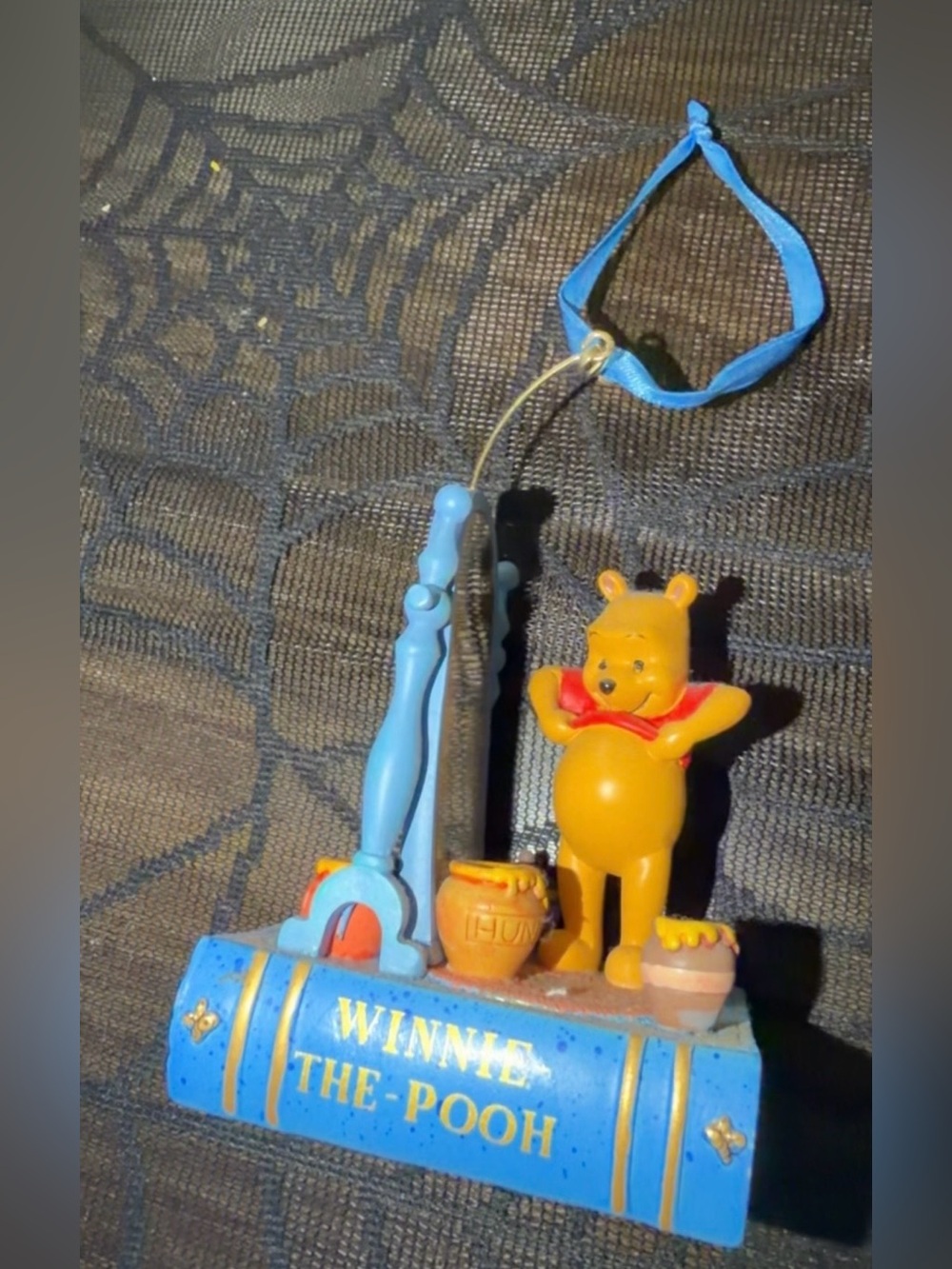 Ornament Disney Store Winnie the Pooh Living Magic